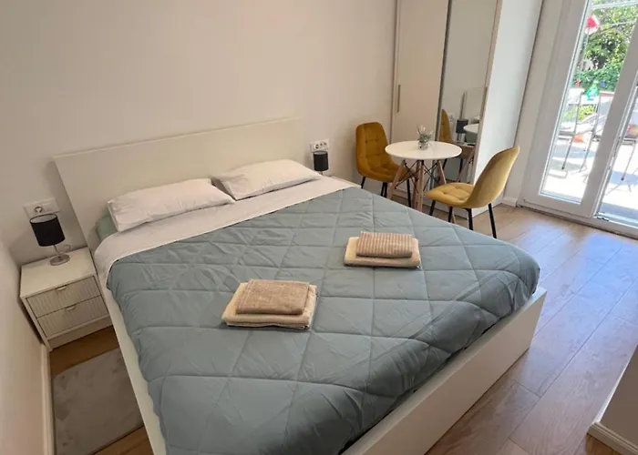 Green Oasis For Two, 30 Meters From Sea