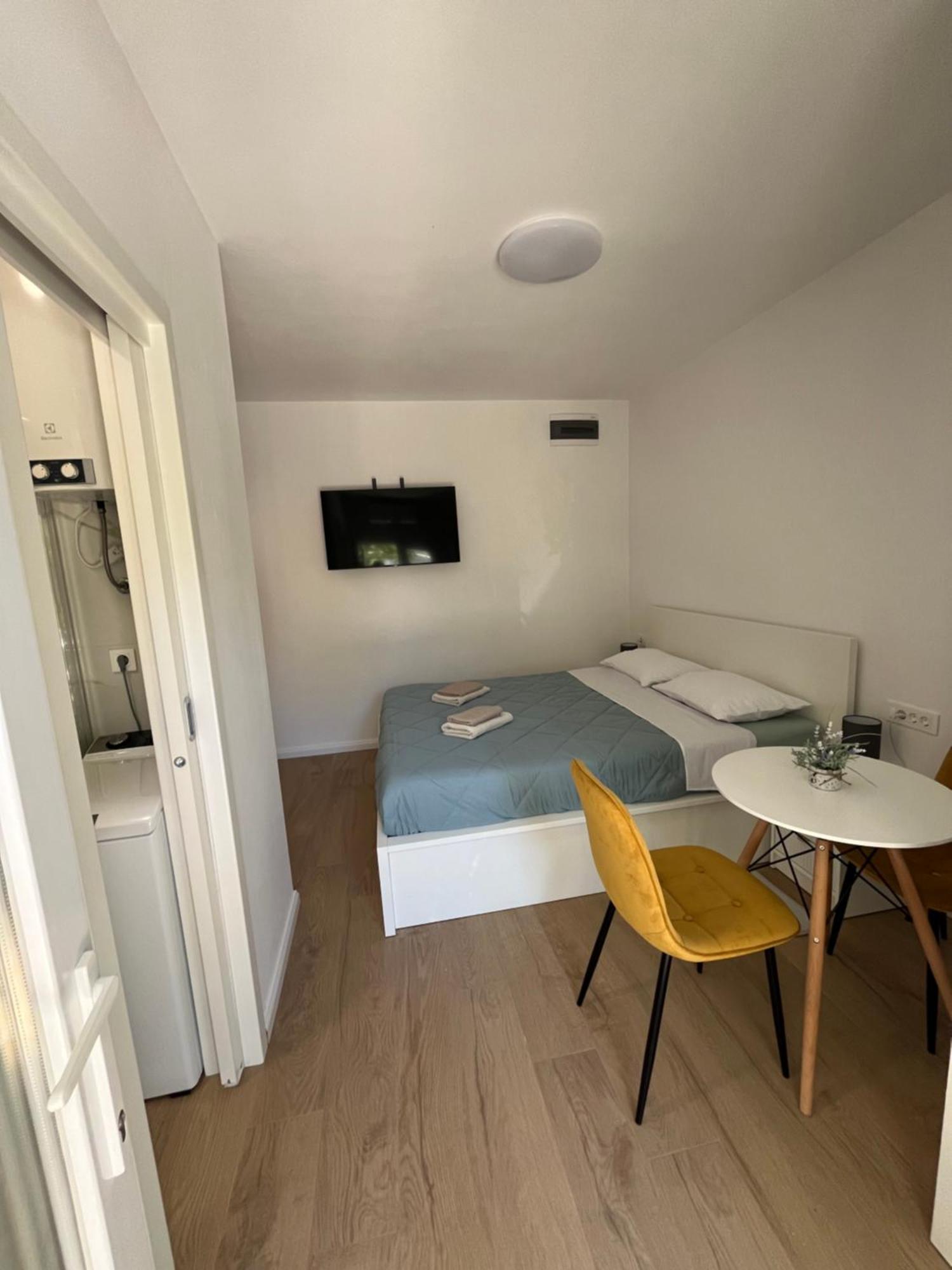 Green Oasis For Two, 30 Meters From Sea Apartament